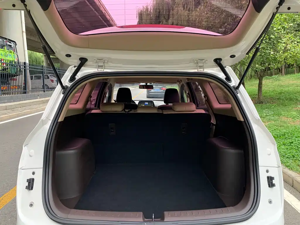 Baojun 310W — миниатюра 9