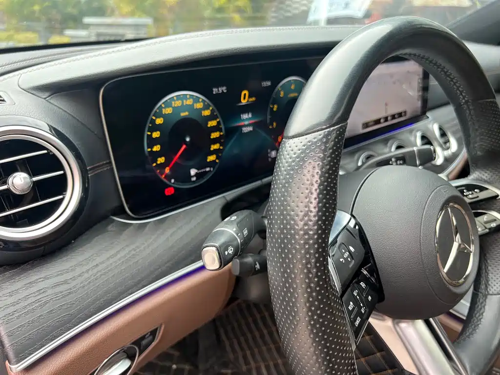 MERCEDES-BENZ E CLASS