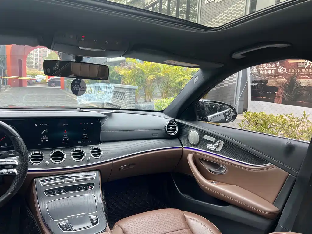 MERCEDES-BENZ E CLASS