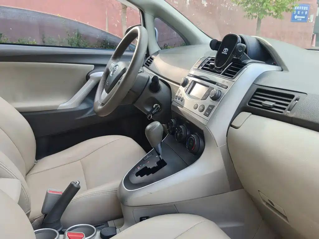 Toyota Verso — миниатюра 13