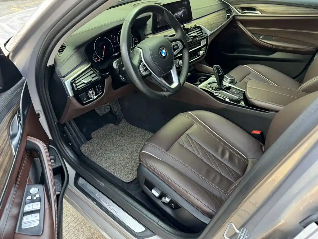 BMW 5 Series — миниатюра 6