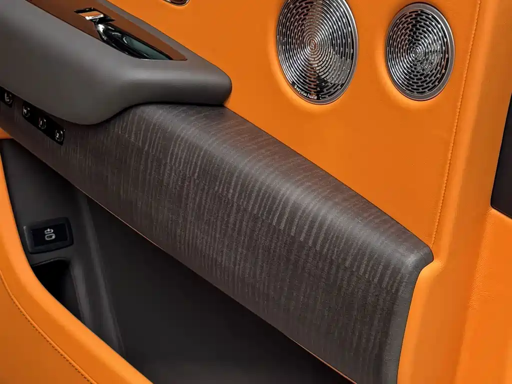 Rolls-Royce Cullinan — миниатюра 19