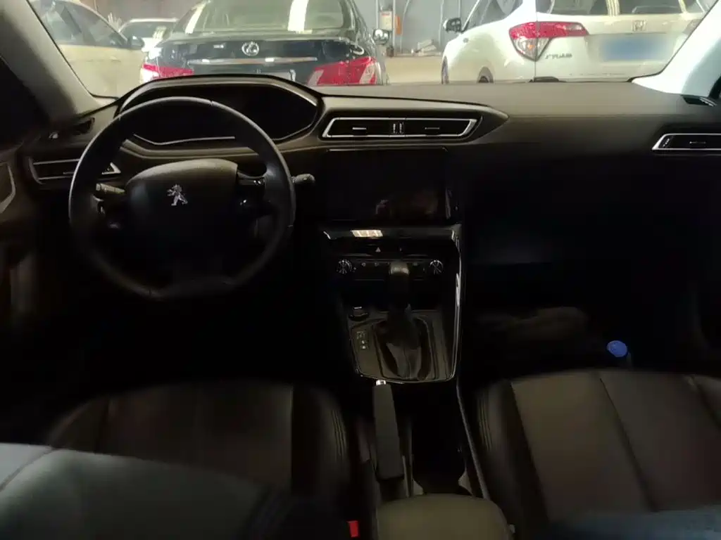 Peugeot 308 — миниатюра 10