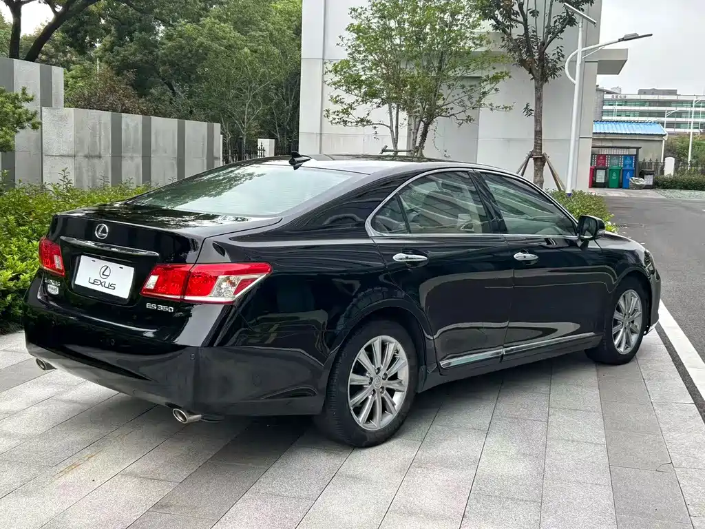 Lexus ES — миниатюра 4