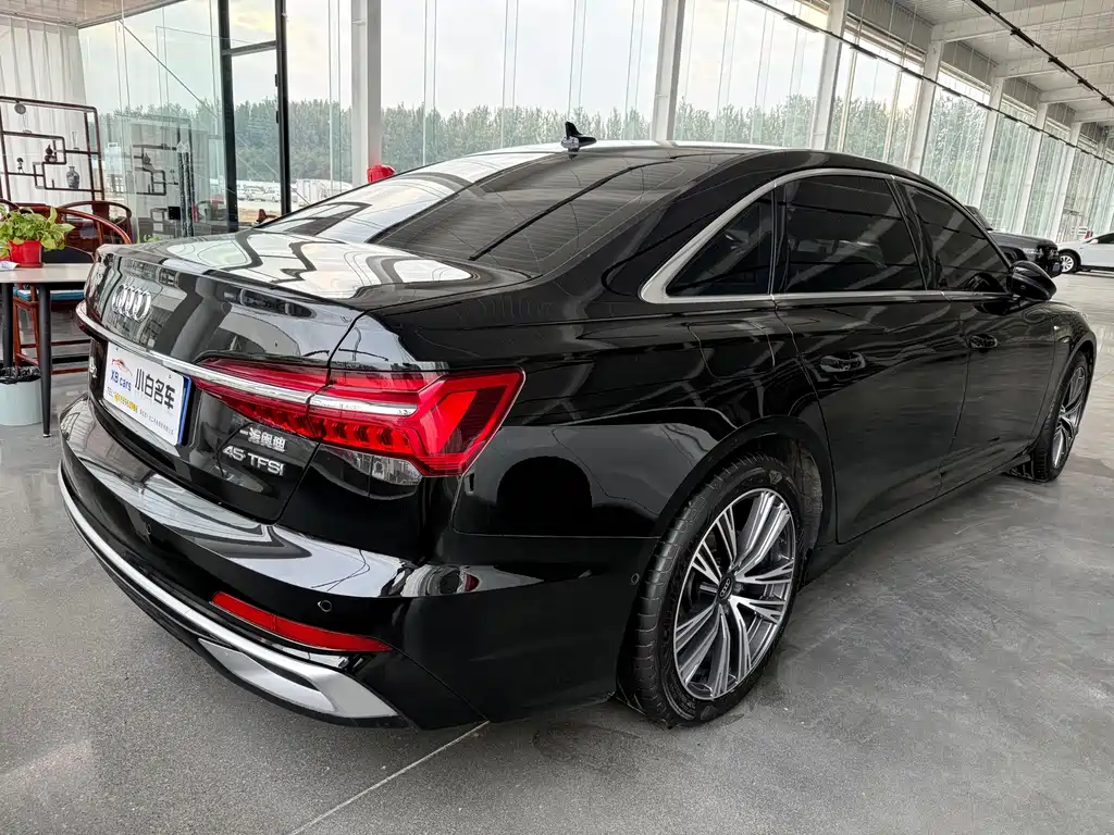 Audi A6L 2023 — фото 4