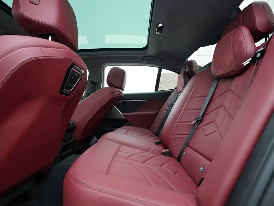 BMW 5 Series — миниатюра 19