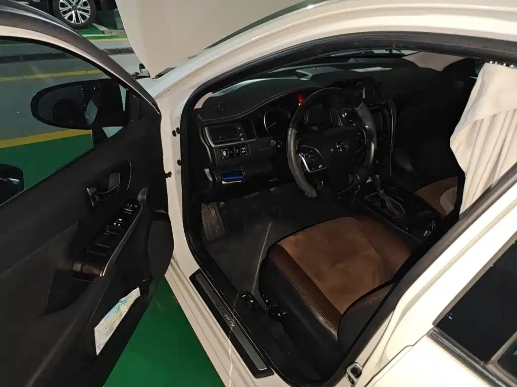 Toyota Camry — миниатюра 17