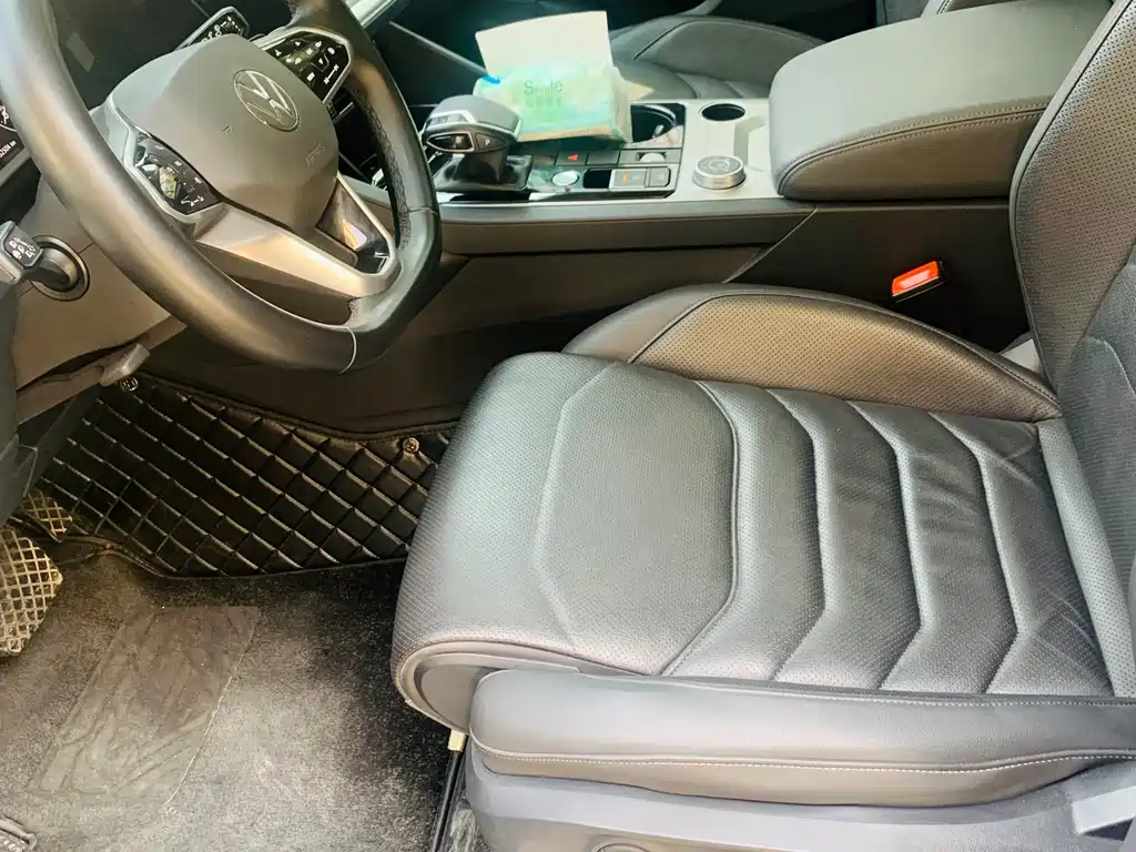 VOLKSWAGEN TOUAREG NEW ENERGY