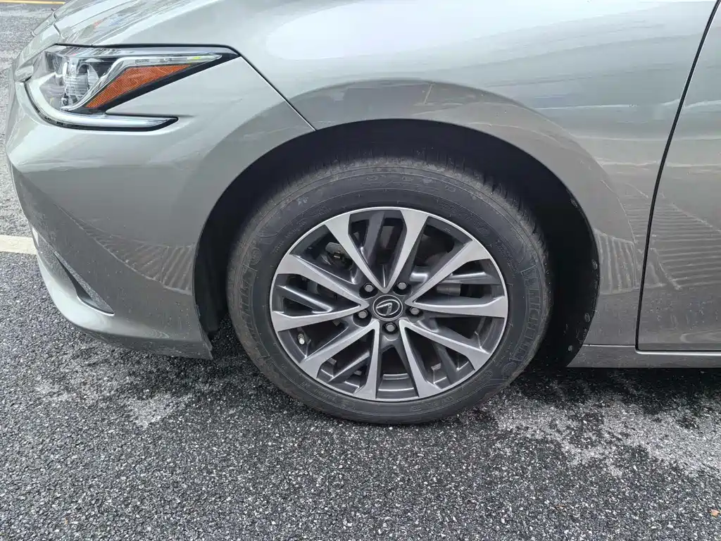 Lexus ES — миниатюра 2