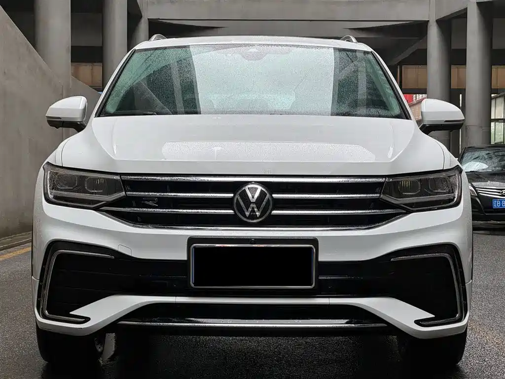 Volkswagen Tiguan L L 2023 380TSI AT R-Line 7 мест