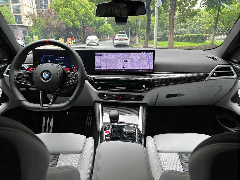 BMW M4 — миниатюра 10