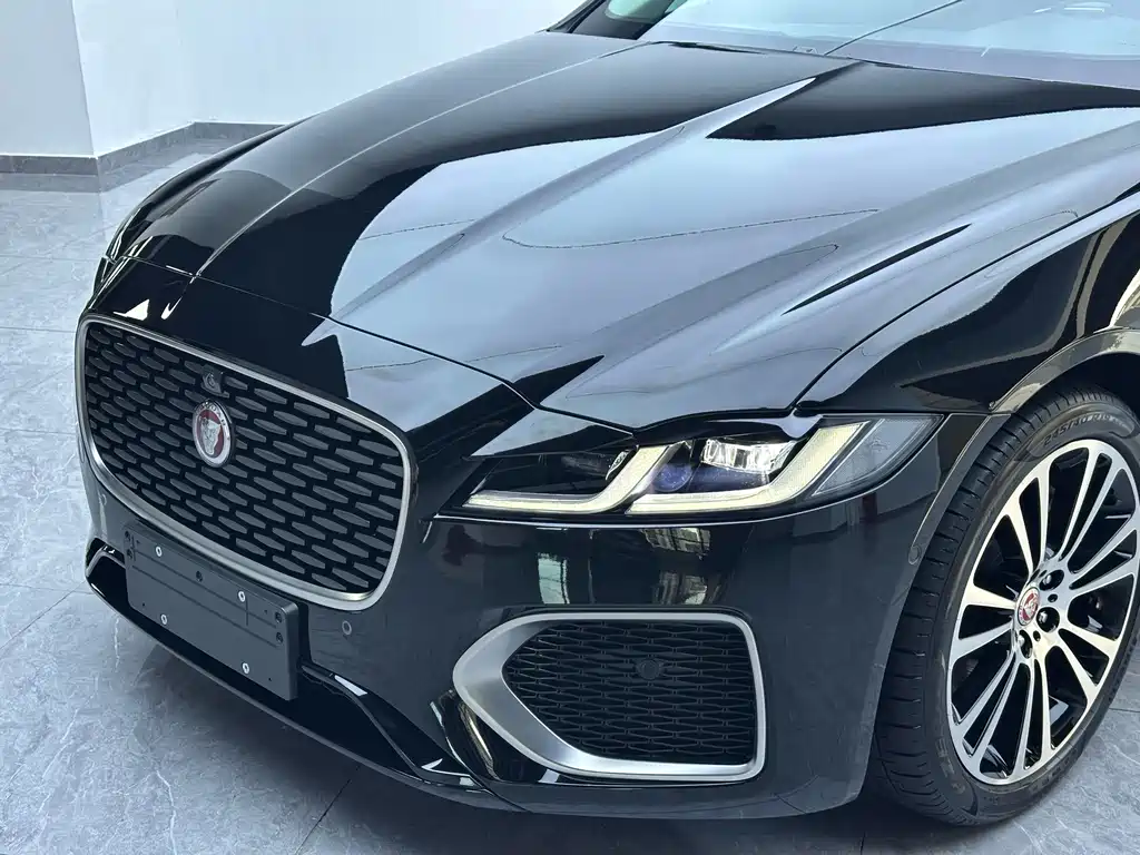 Jaguar XFL — миниатюра 2