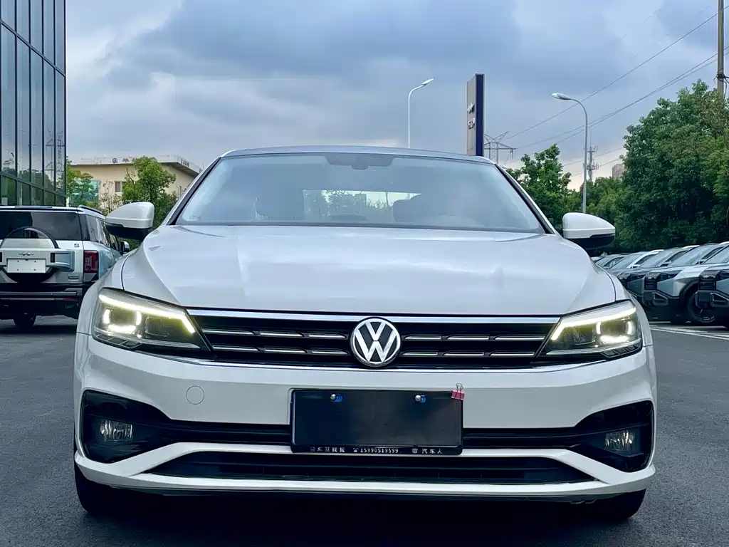 VOLKSWAGEN LINGDU
