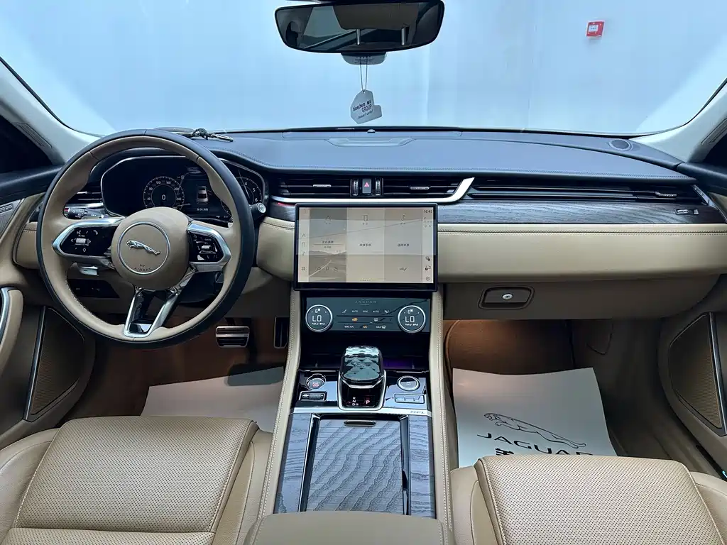 Jaguar XFL — миниатюра 15