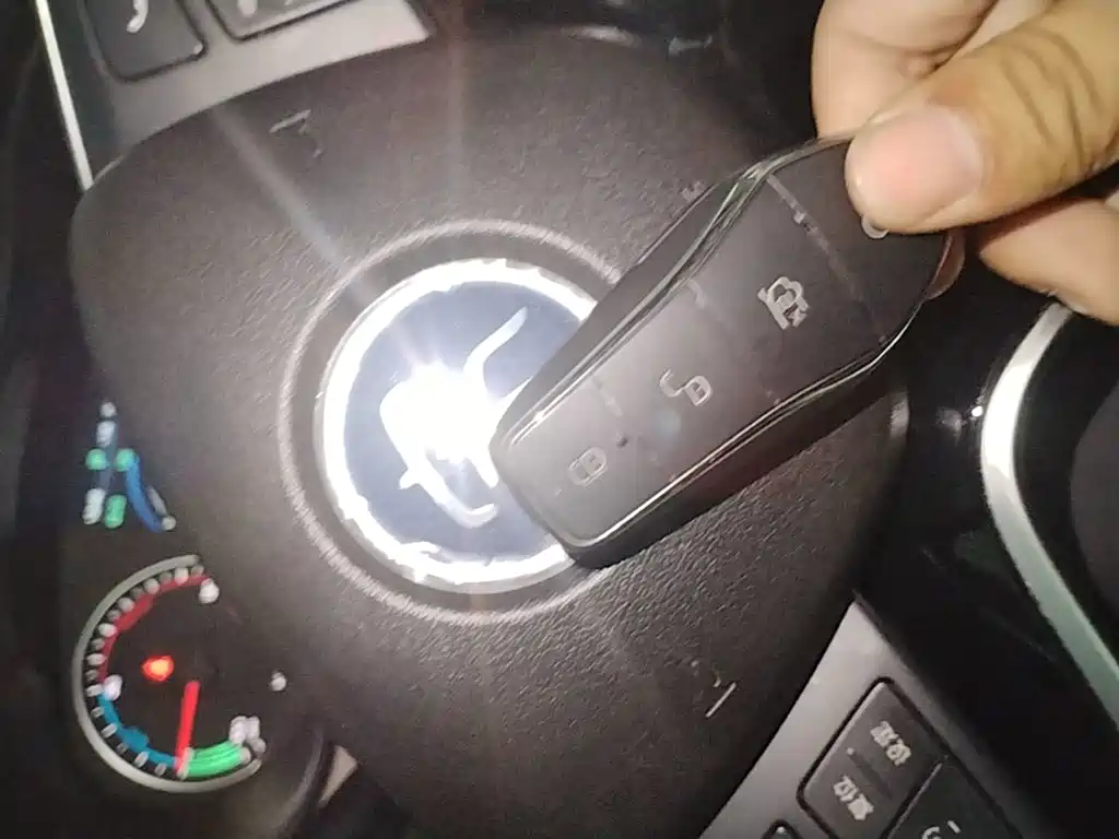 BYD MAX New Energy — миниатюра 9