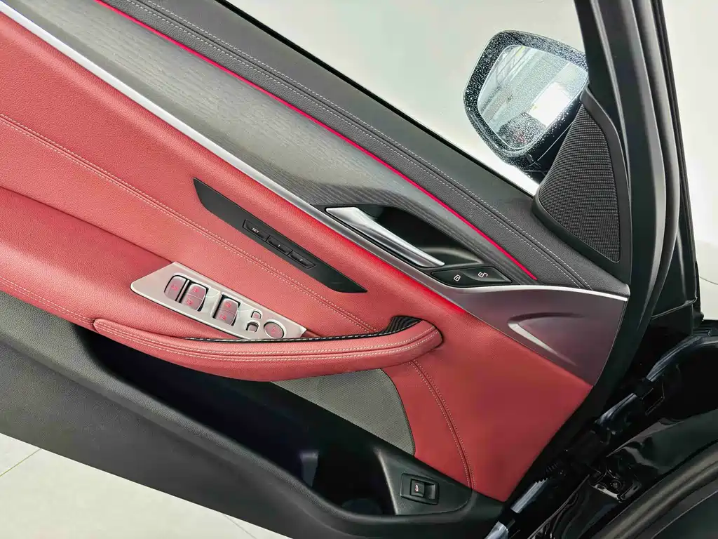 BMW 5 Series — миниатюра 12