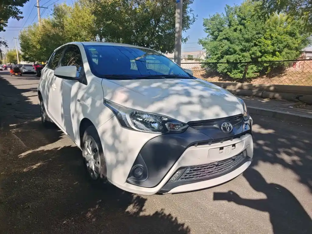 Toyota Yaris L — миниатюра 4