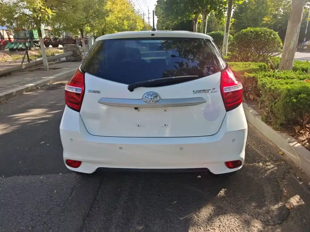 Toyota Yaris L — миниатюра 6
