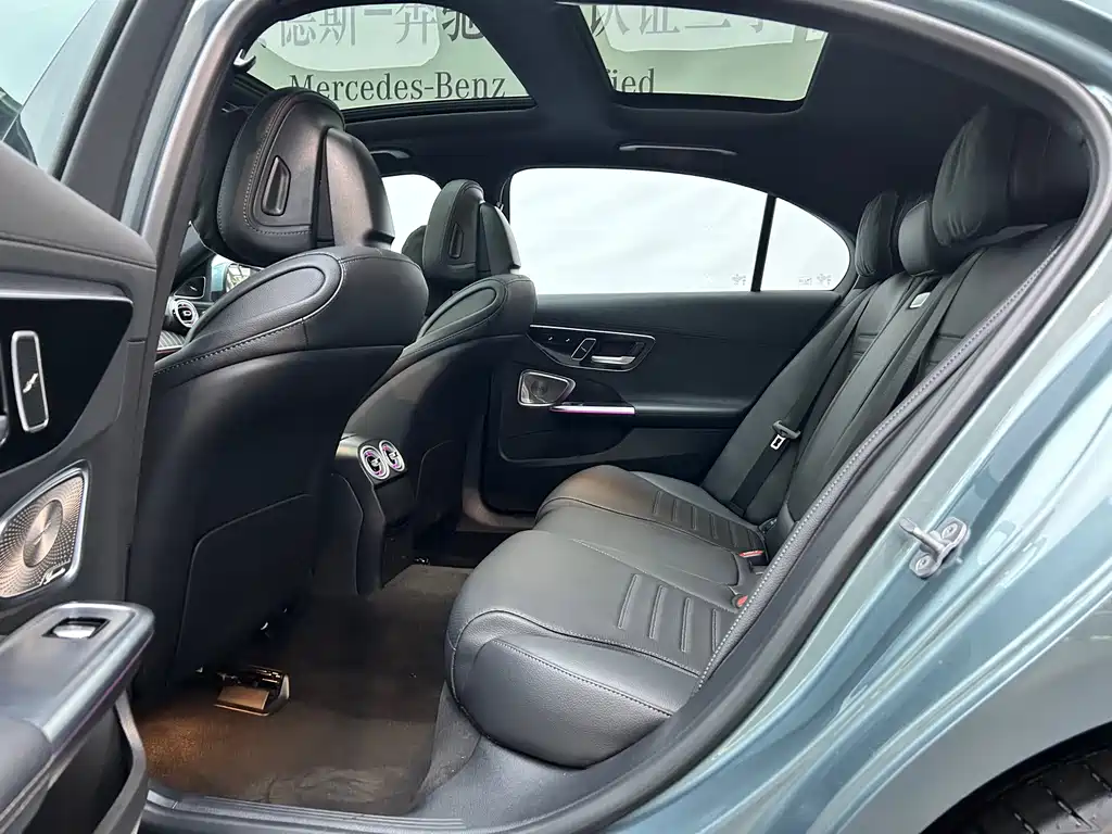 Mercedes-Benz C-Class — миниатюра 8
