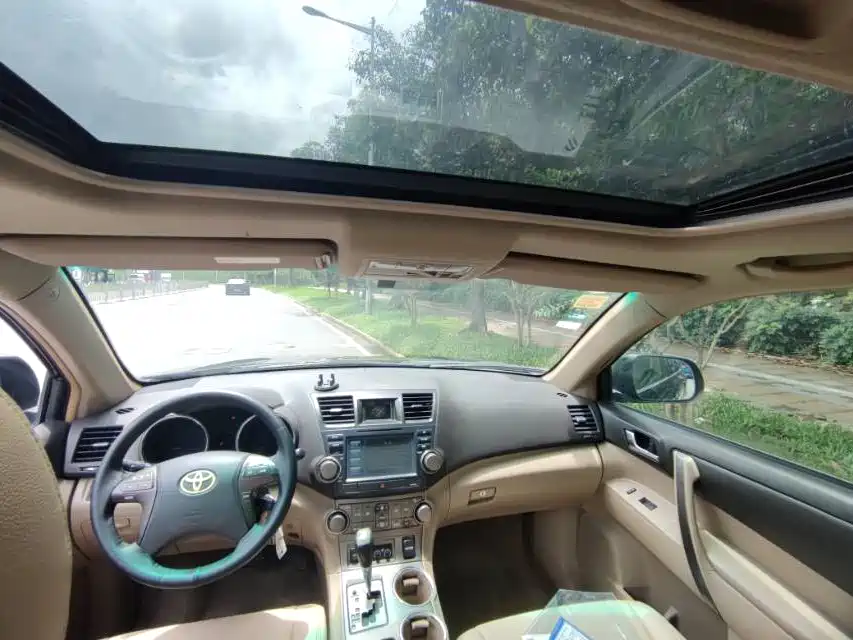 Toyota Highlander 2009 2.7L 7 мест Luxury