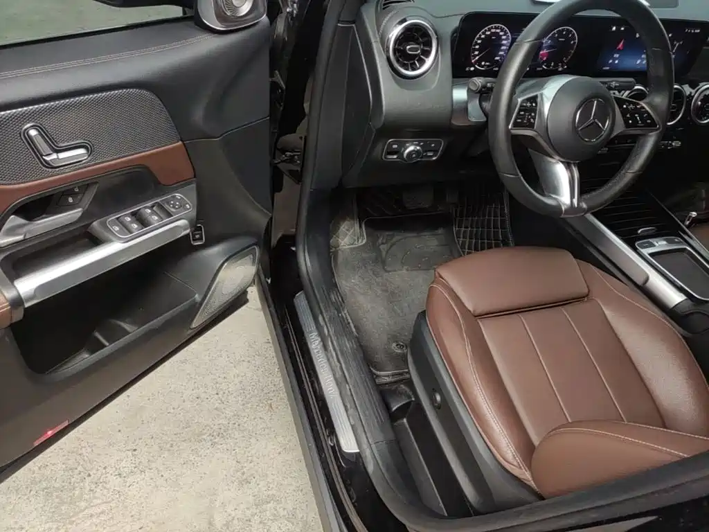 Mercedes-Benz GLB — миниатюра 16