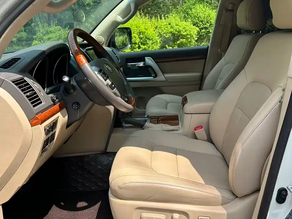 Toyota Land Cruiser 2015 5.7L VX-R