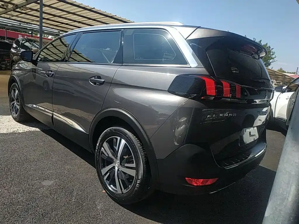 Peugeot 5008 — миниатюра 5