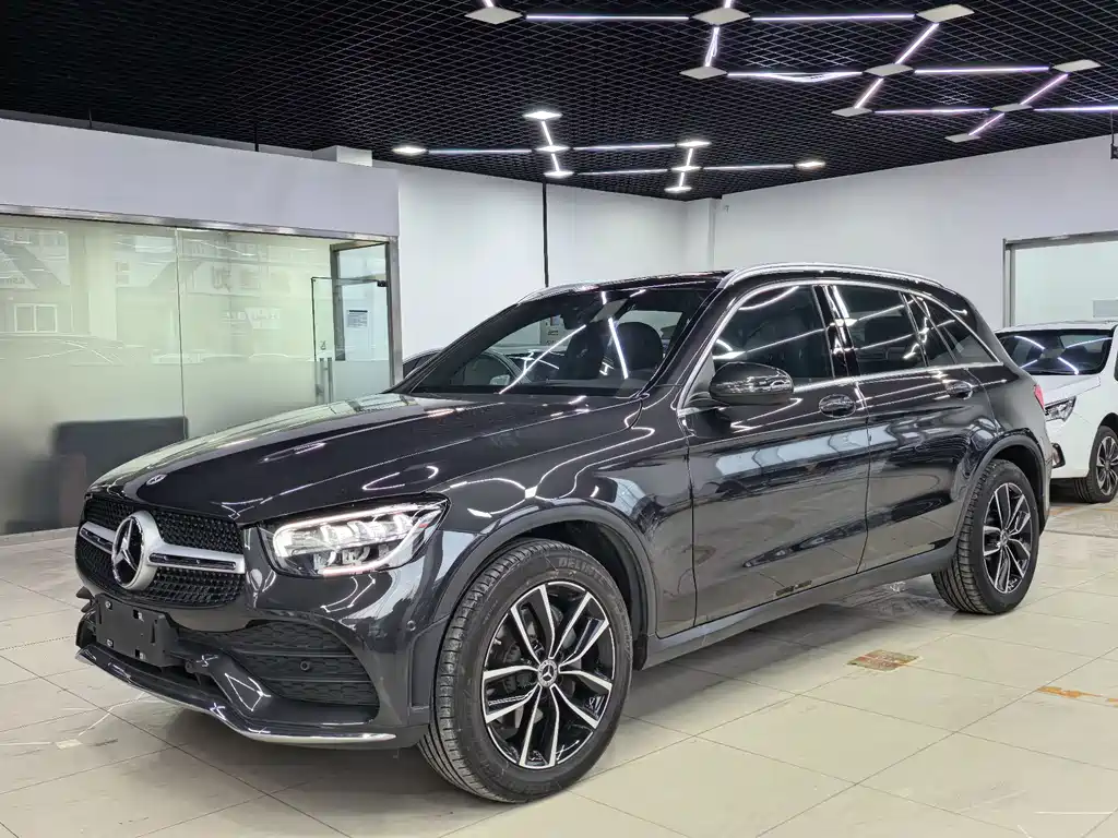 MERCEDES-BENZ GLC