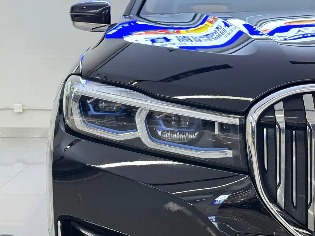 BMW 7 Series — миниатюра 4