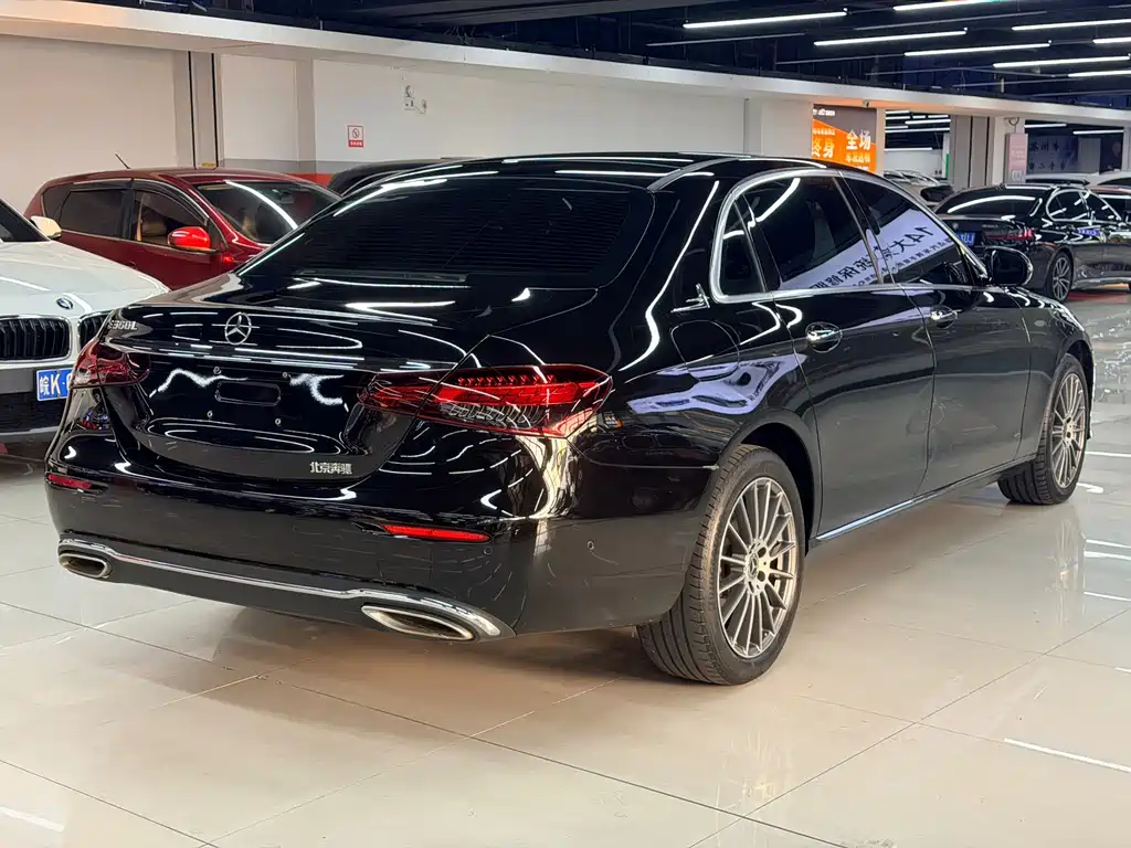 Mercedes-Benz E-Class 2023 — фото 16