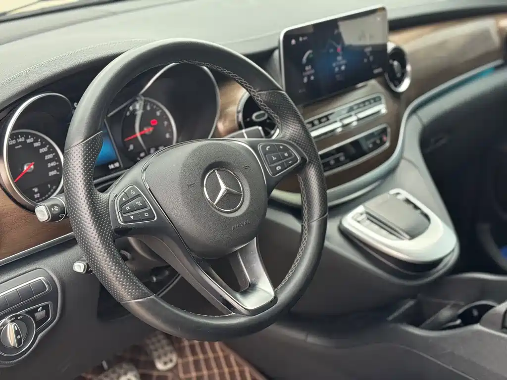 MERCEDES-BENZ V CLASS