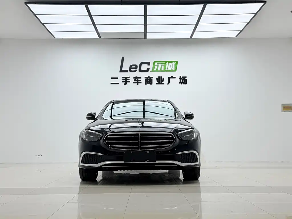 Mercedes-Benz E-Class — миниатюра 2