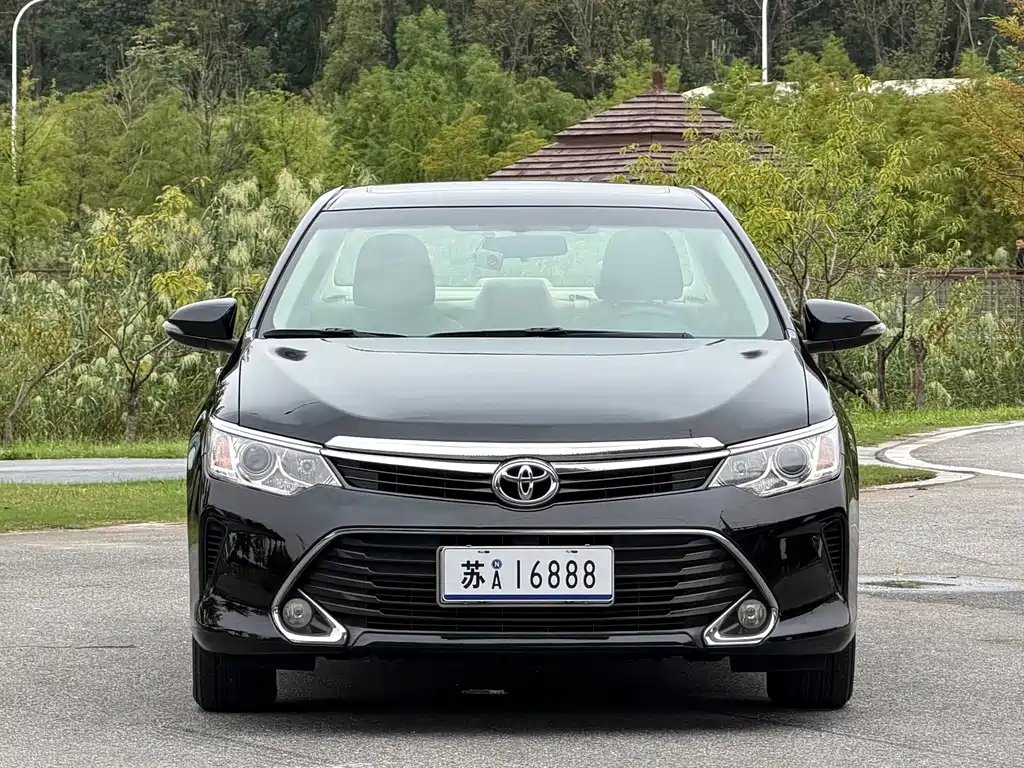 Toyota Camry — миниатюра 2