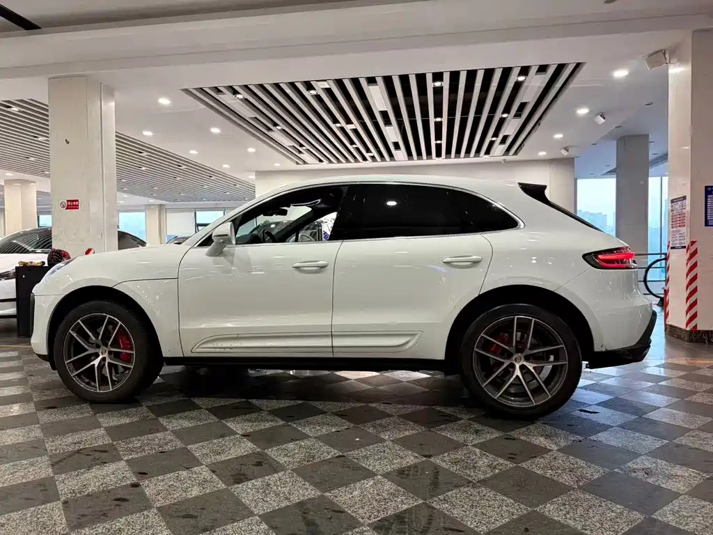 Porsche Macan — миниатюра 3