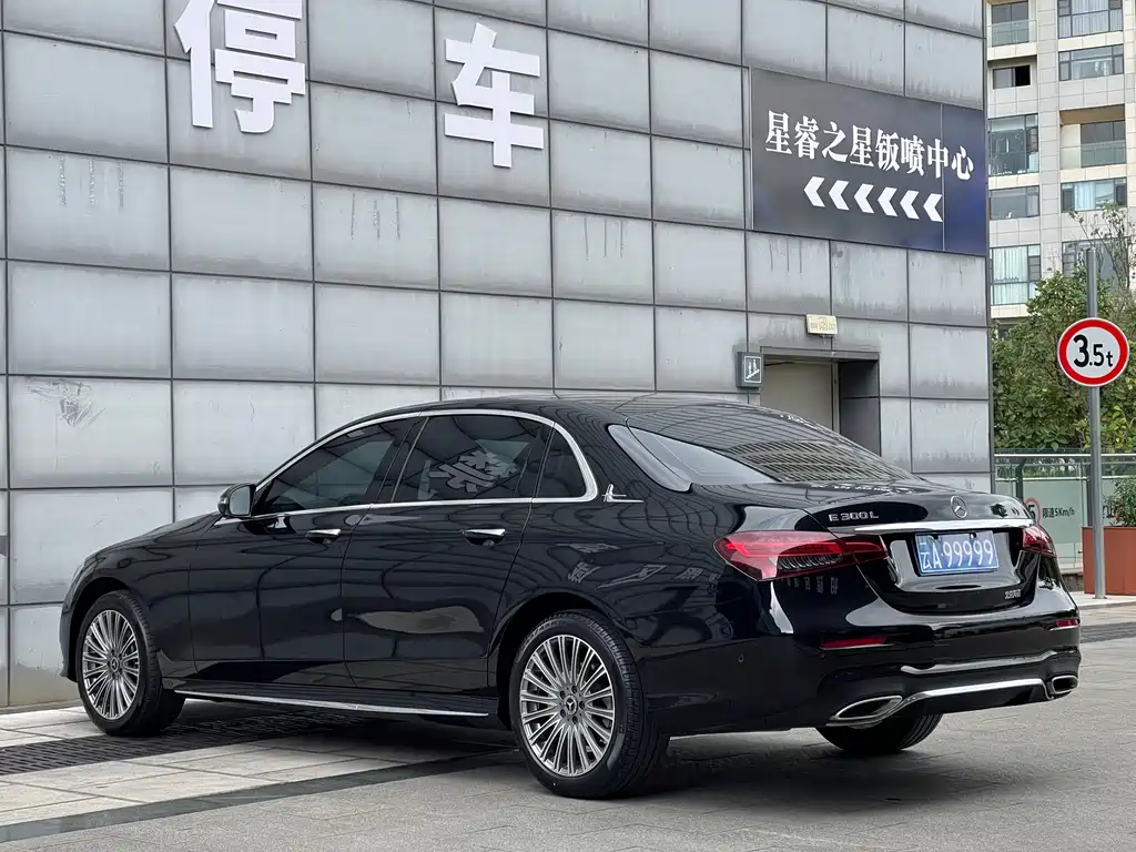 Mercedes-Benz E-Class — миниатюра 8