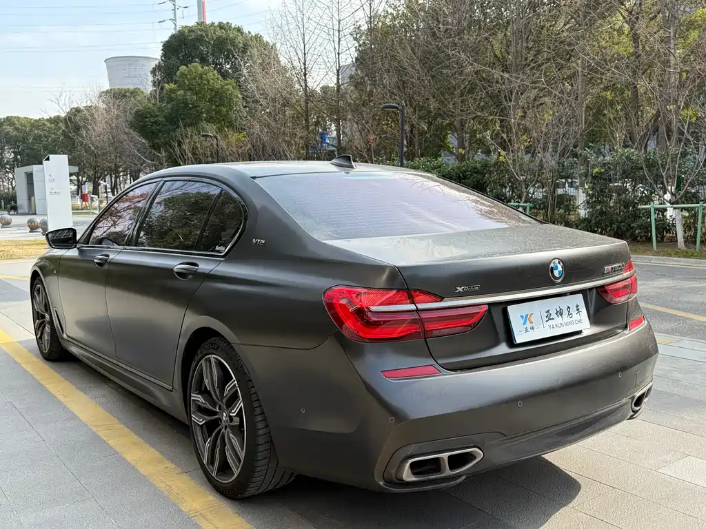 BMW 7 SERIES