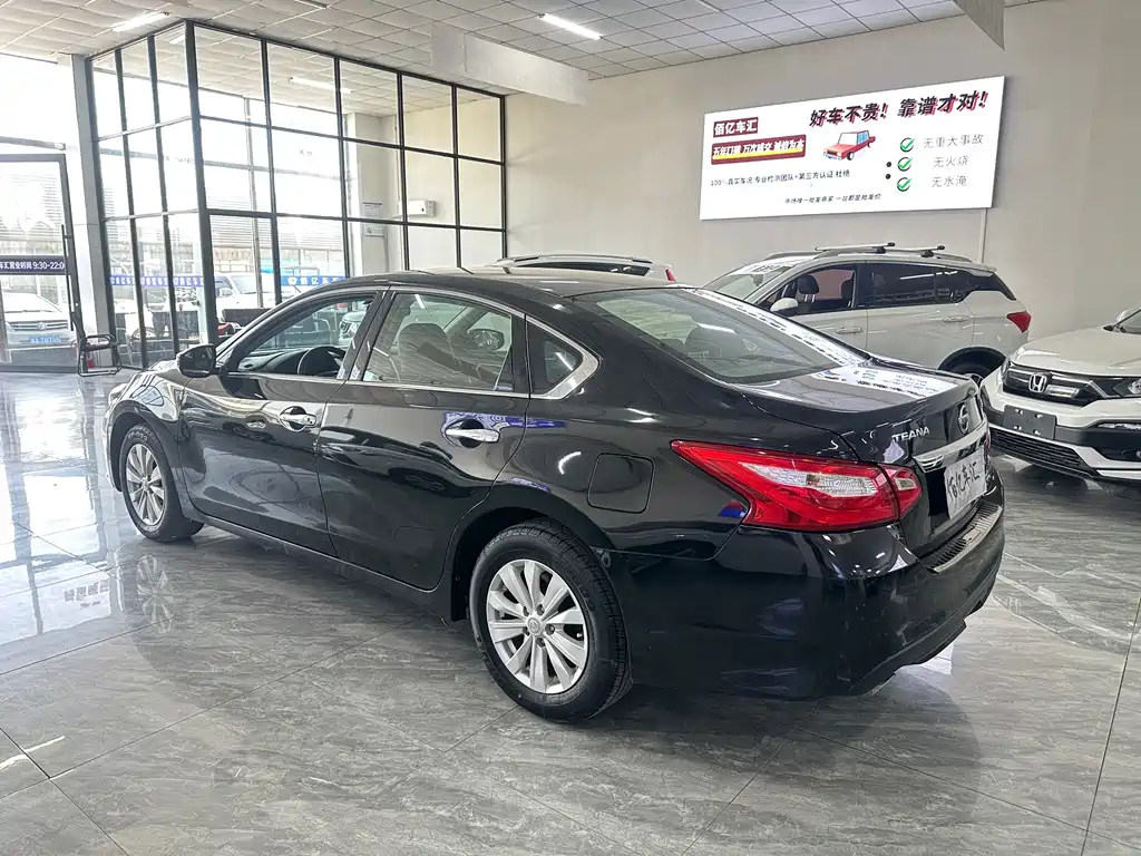 NISSAN TEANA