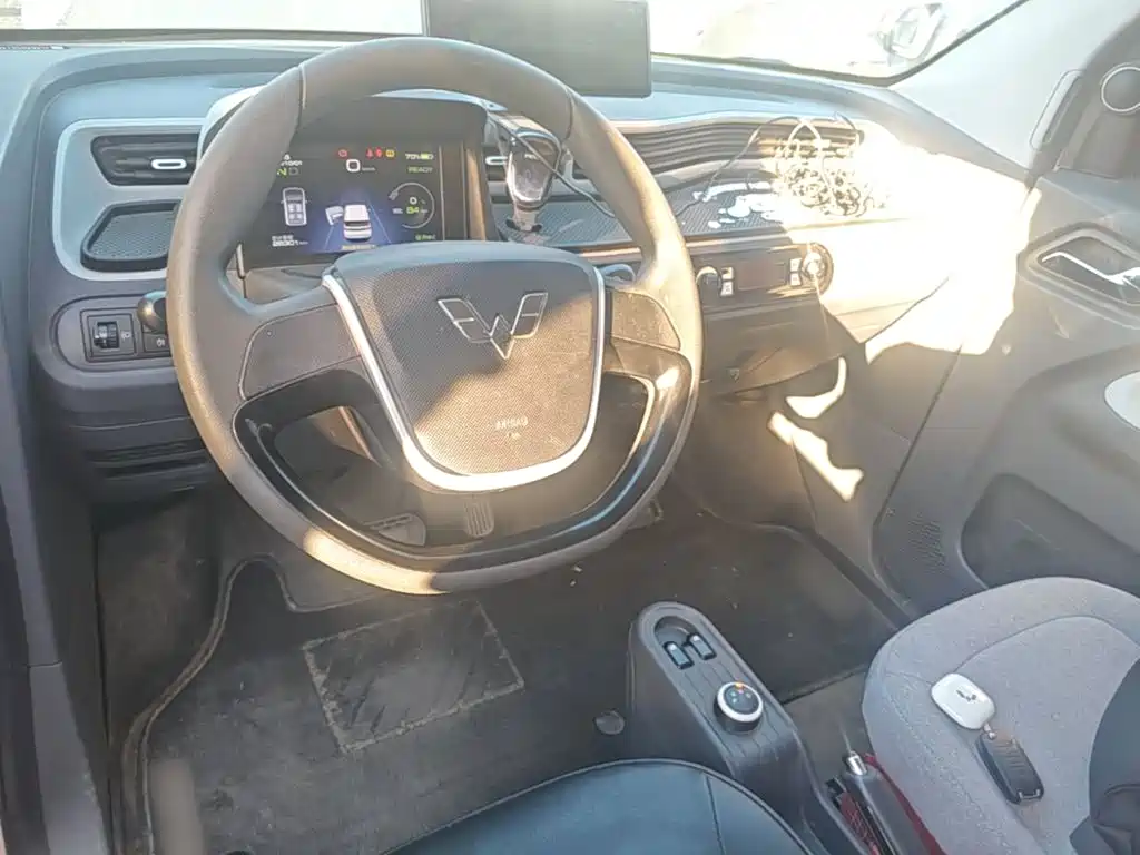 Wuling MINIEV — миниатюра 11