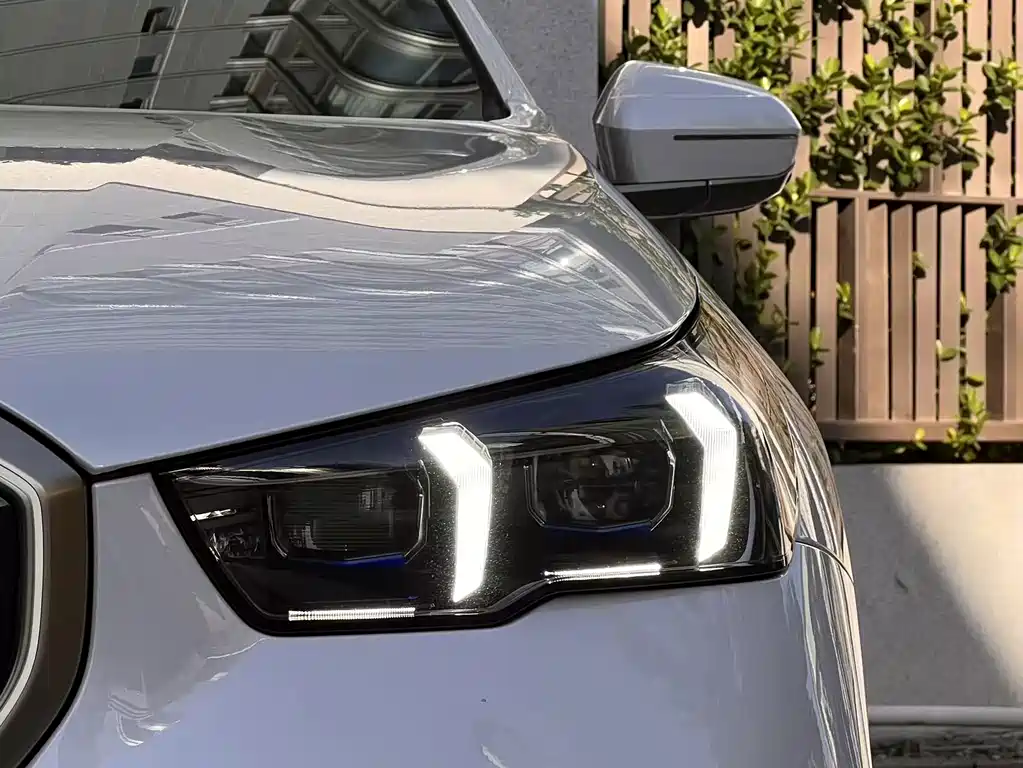 BMW 5 Series — миниатюра 8