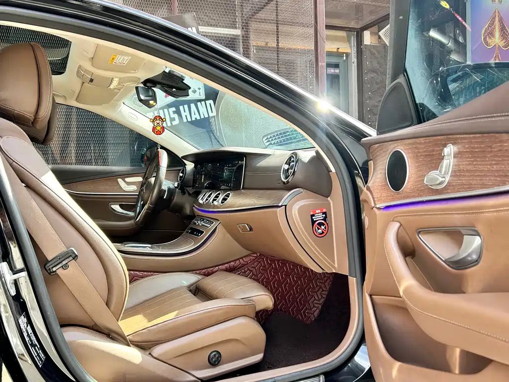 Mercedes-Benz E-Class — миниатюра 11