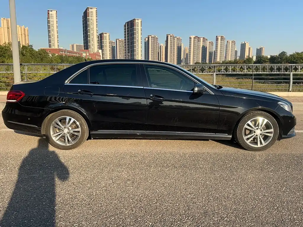 Mercedes-Benz E-Class — миниатюра 6
