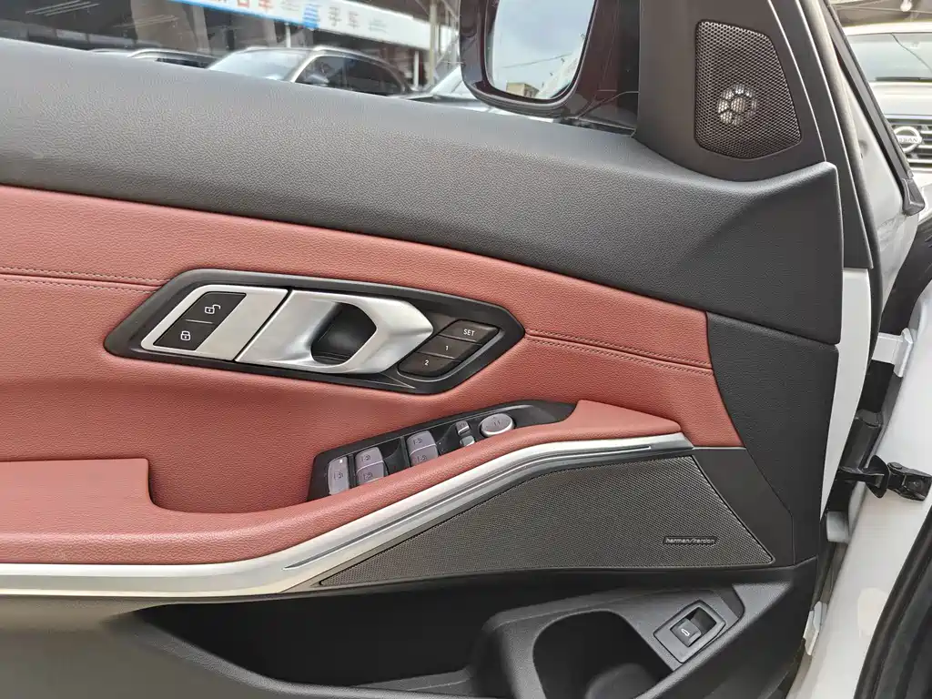 BMW 3 Series — миниатюра 9