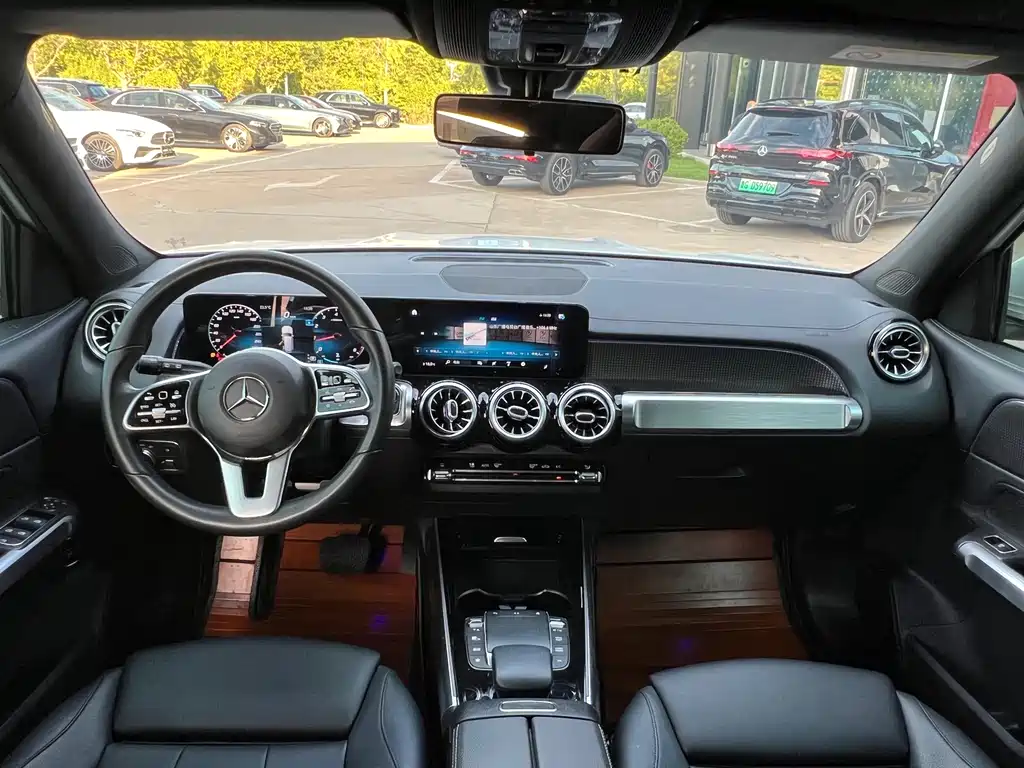 Mercedes-Benz GLB — миниатюра 10