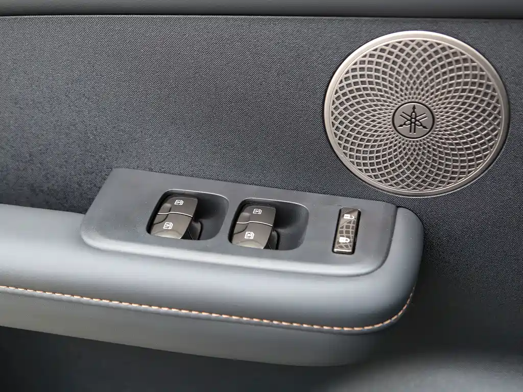 Toyota bZ3X — миниатюра 6