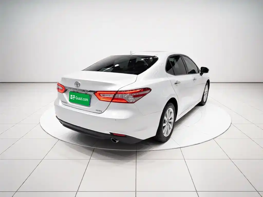 Toyota Camry — миниатюра 4