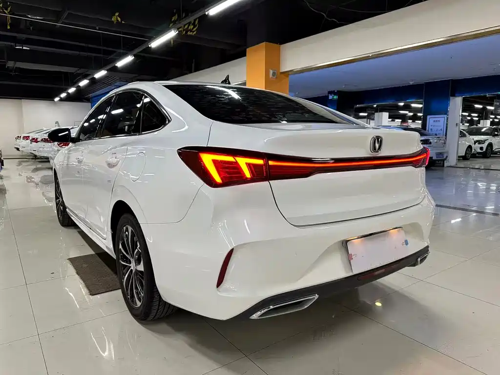 Changan Eado — миниатюра 8