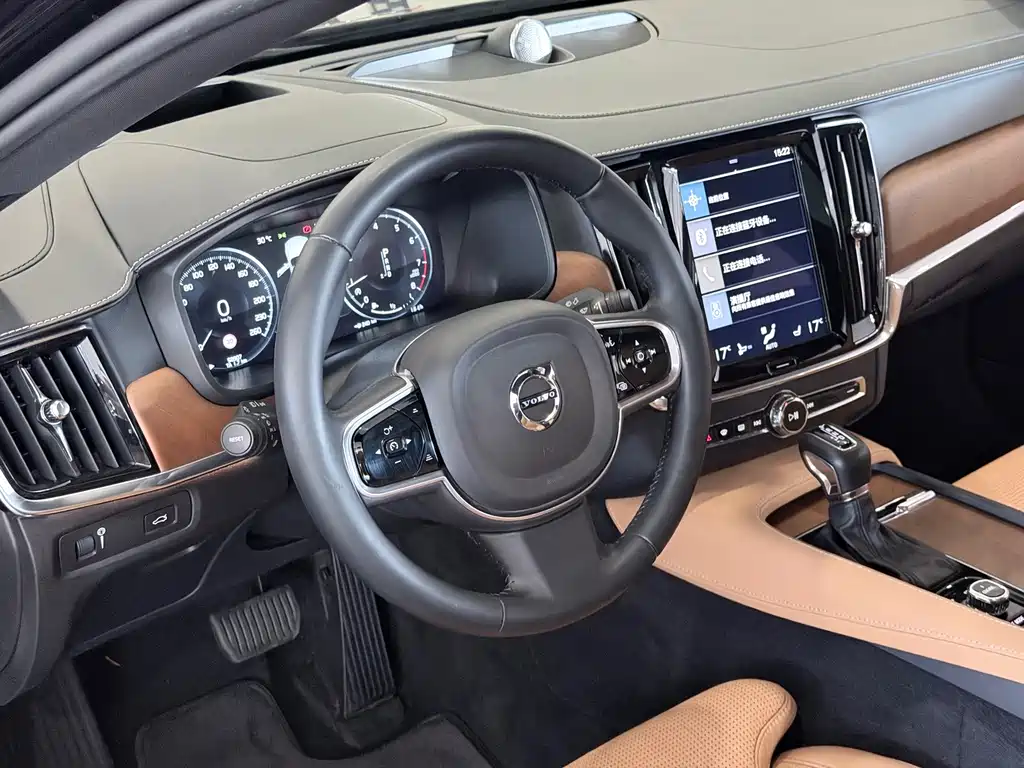 Volvo S90 — миниатюра 6