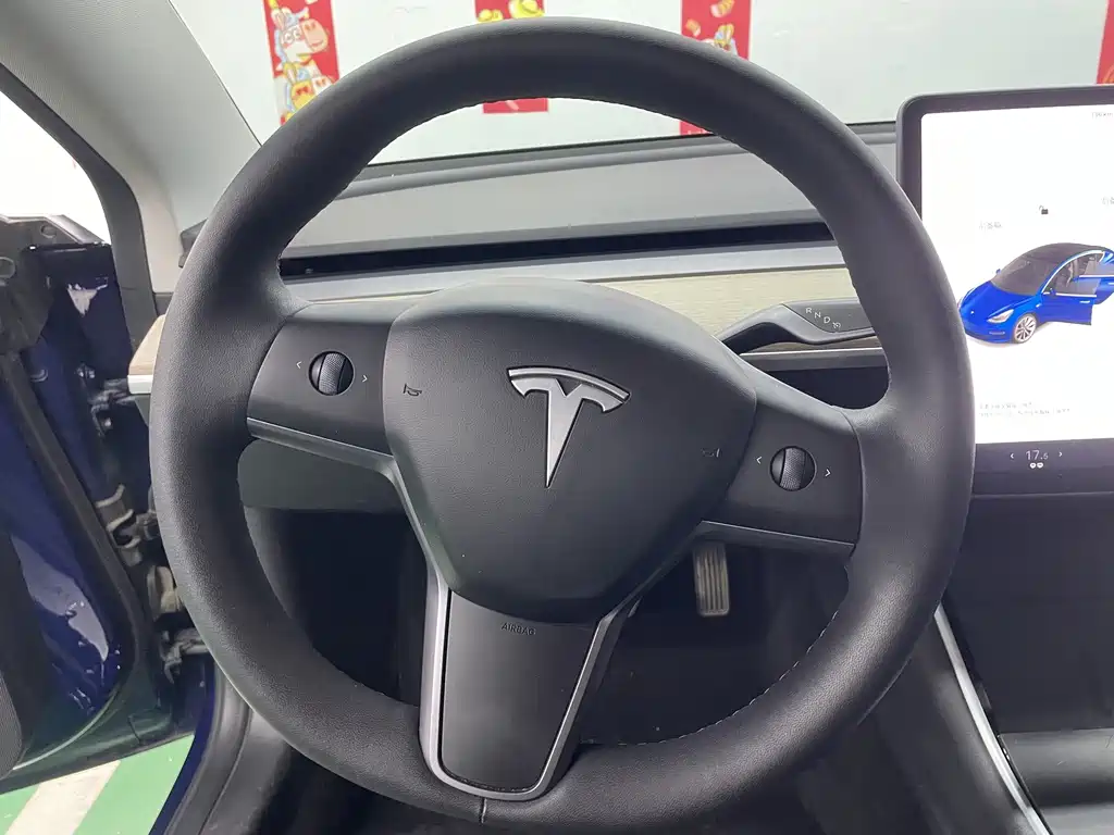 Tesla Model 3 — миниатюра 13