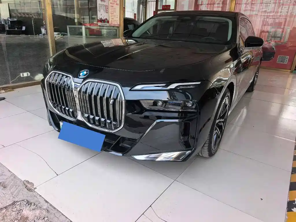 BMW i7 — миниатюра 2
