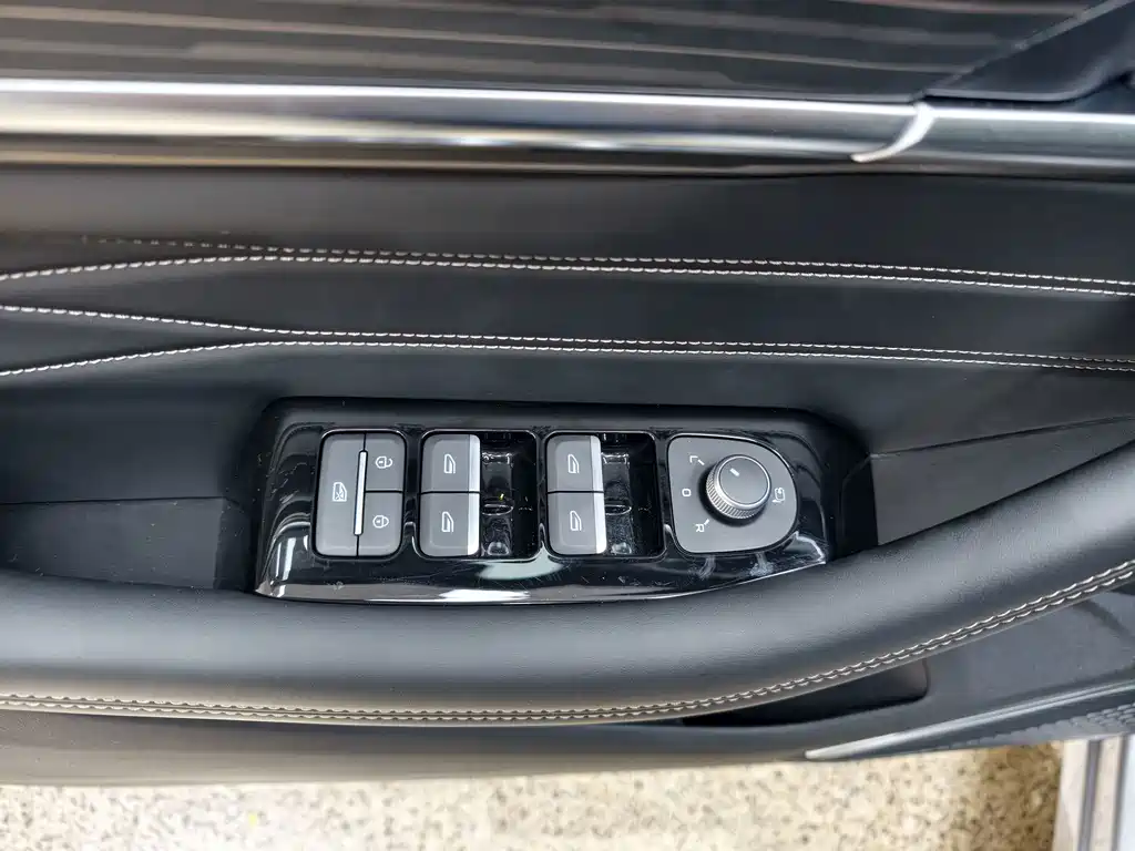 Geely Xingyue L — миниатюра 15